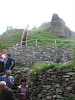 Ruinen der Burg mit einem netten Restaurant Tolštejn